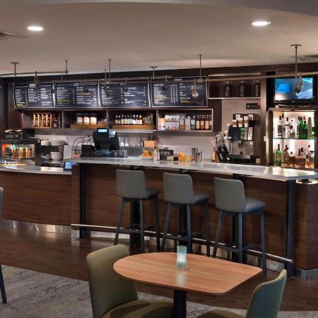Готель Courtyard By Marriott Lebanon Екстер'єр фото