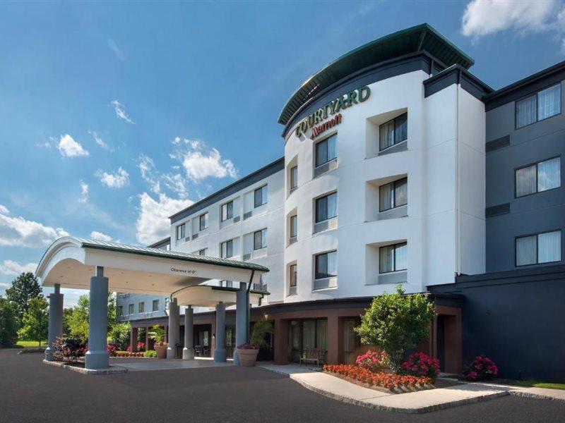 Готель Courtyard By Marriott Lebanon Екстер'єр фото