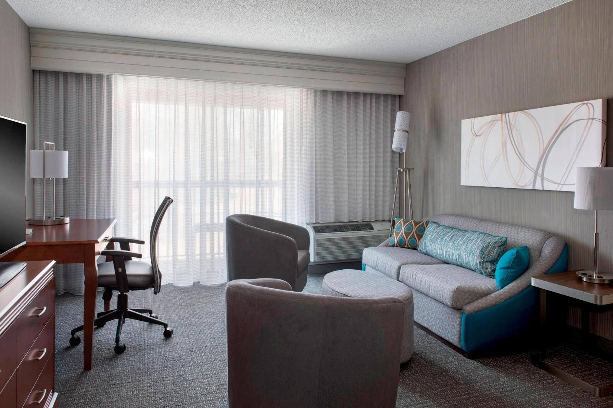 Готель Courtyard By Marriott Lebanon Екстер'єр фото