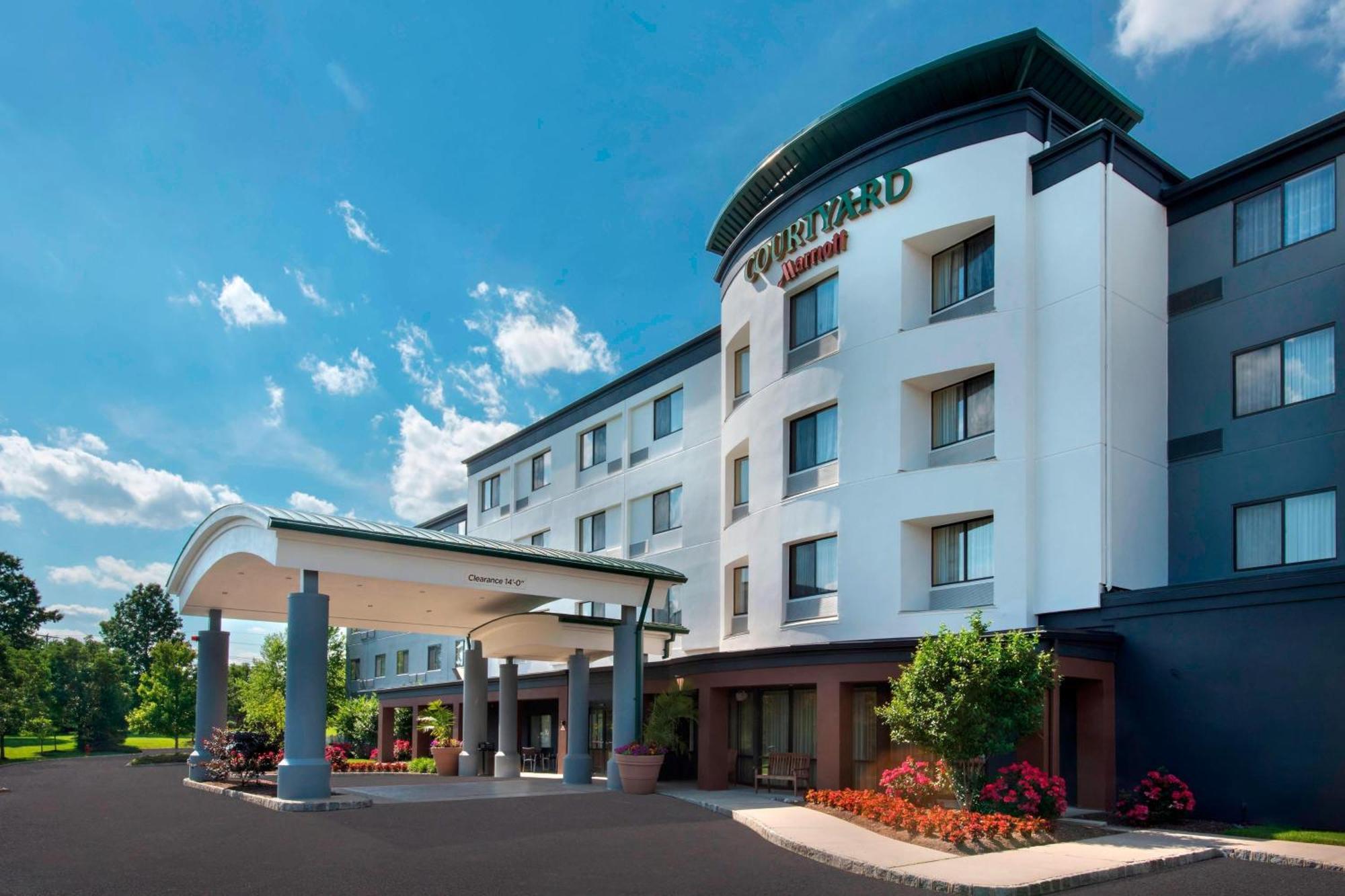 Готель Courtyard By Marriott Lebanon Екстер'єр фото