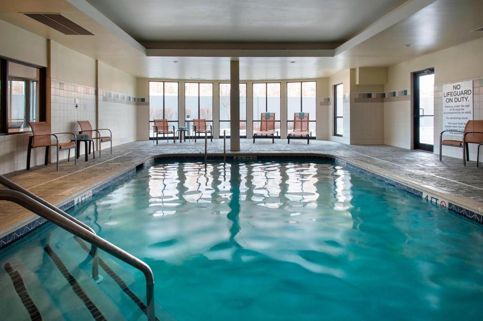 Готель Courtyard By Marriott Lebanon Екстер'єр фото