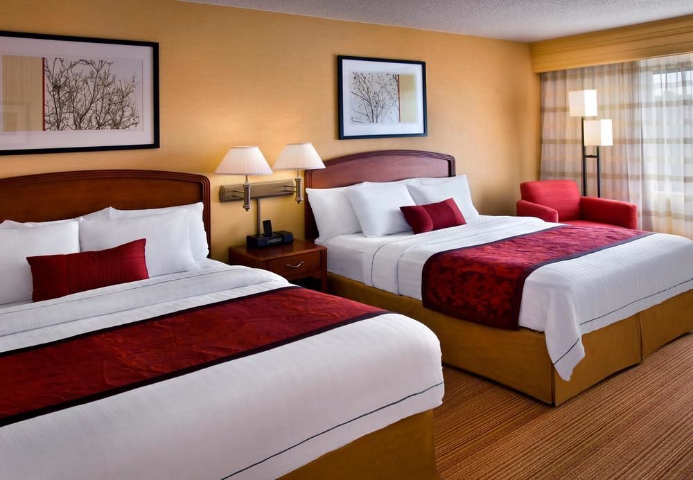 Готель Courtyard By Marriott Lebanon Екстер'єр фото