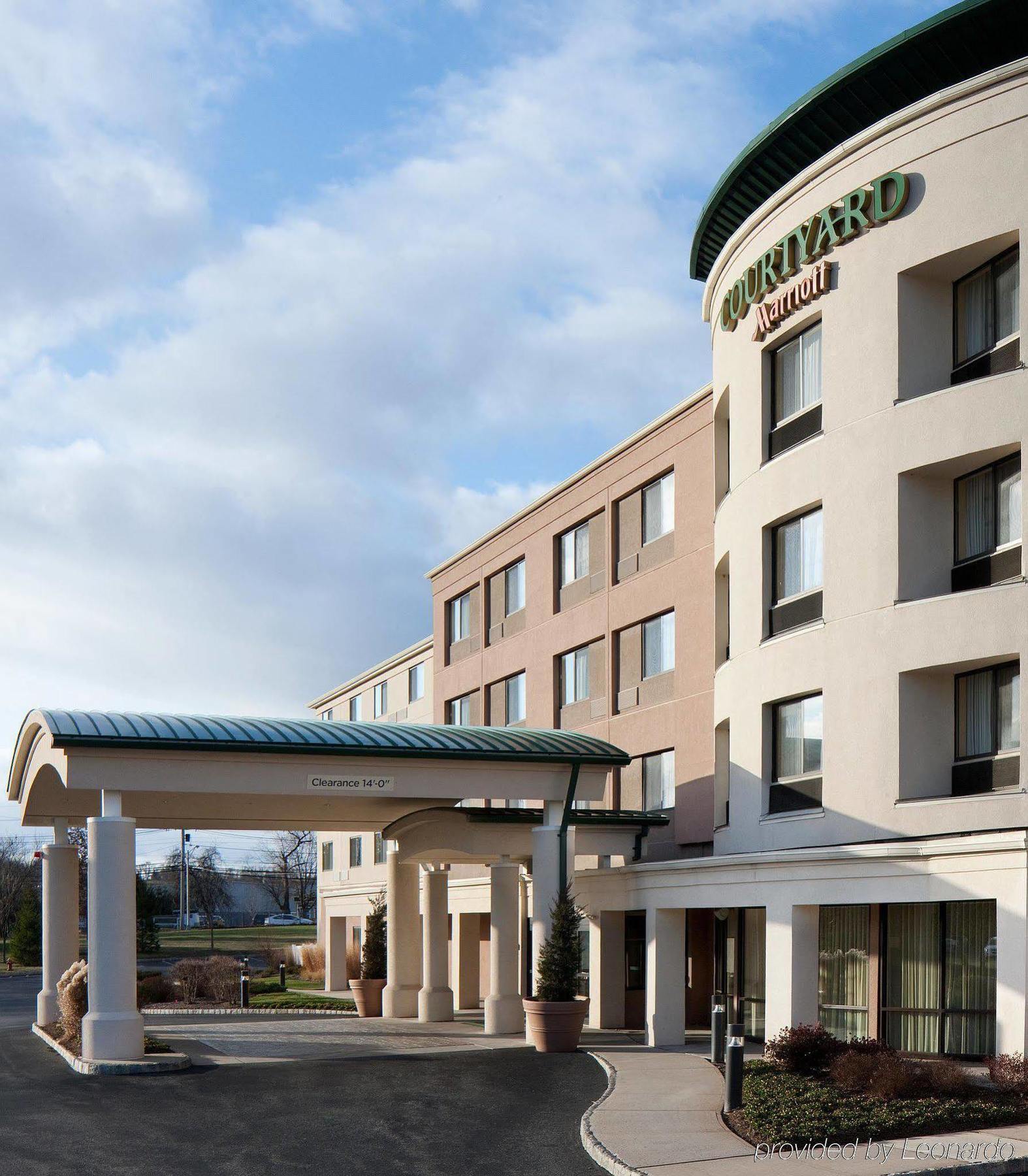 Готель Courtyard By Marriott Lebanon Екстер'єр фото