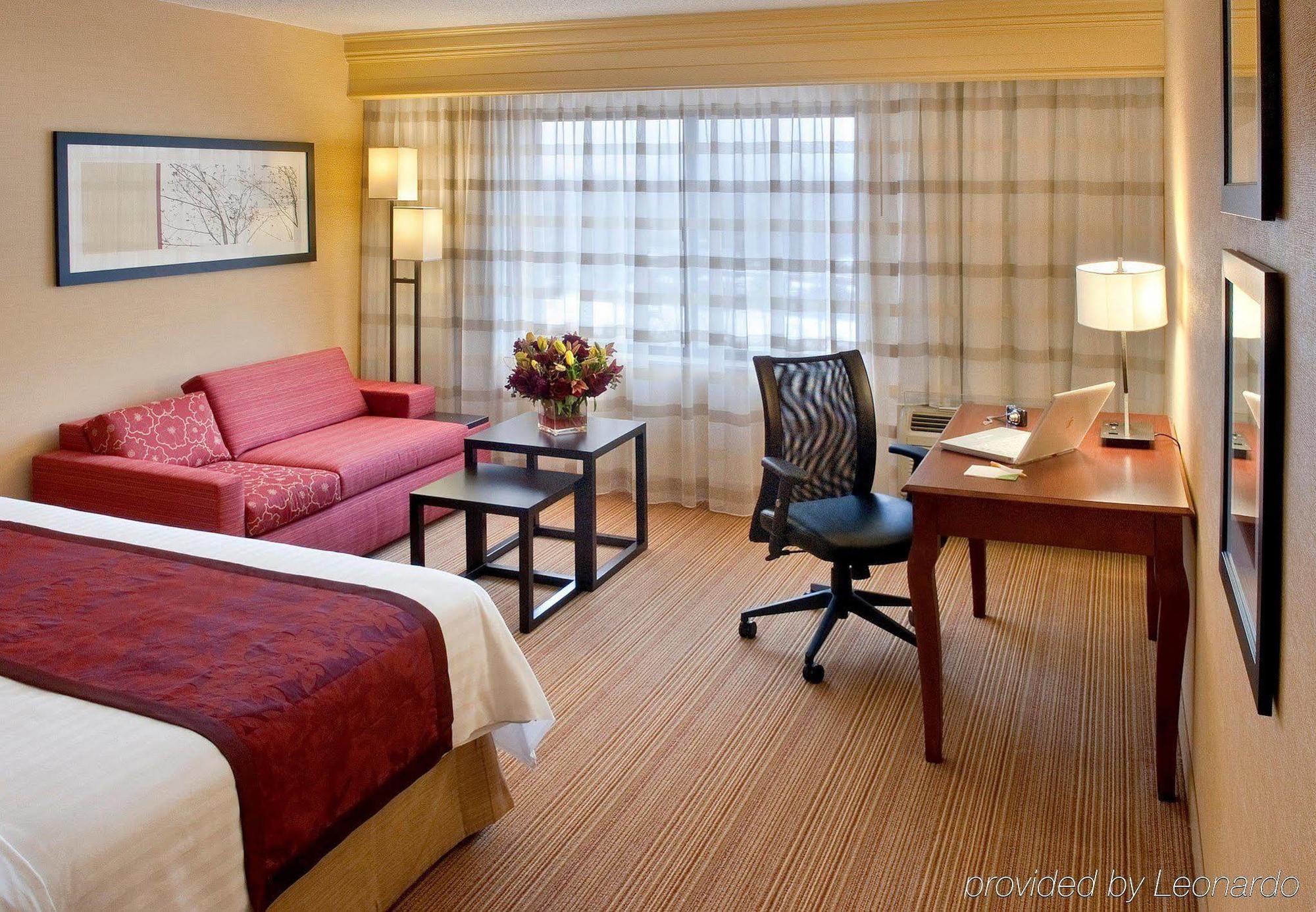 Готель Courtyard By Marriott Lebanon Екстер'єр фото