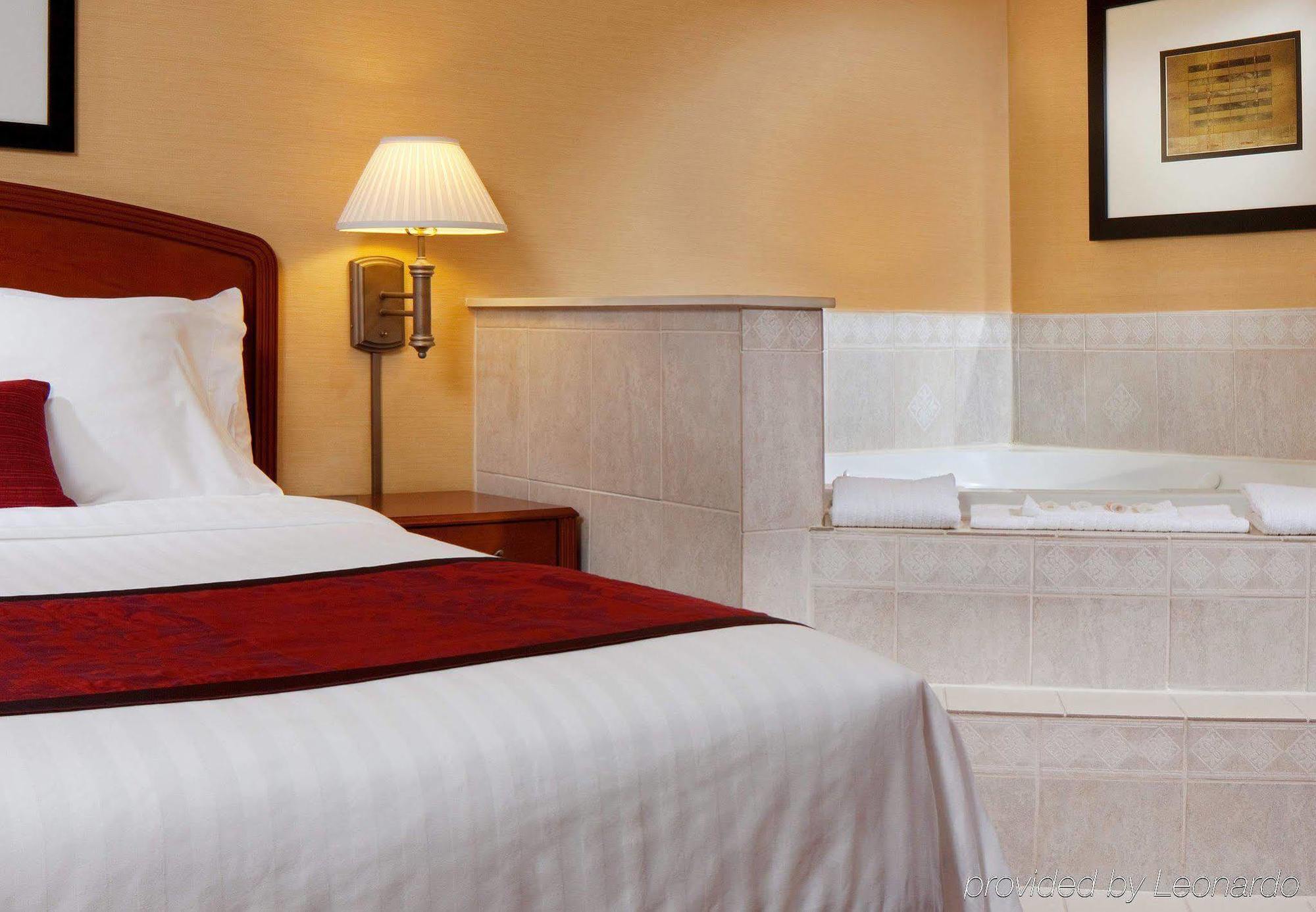 Готель Courtyard By Marriott Lebanon Екстер'єр фото