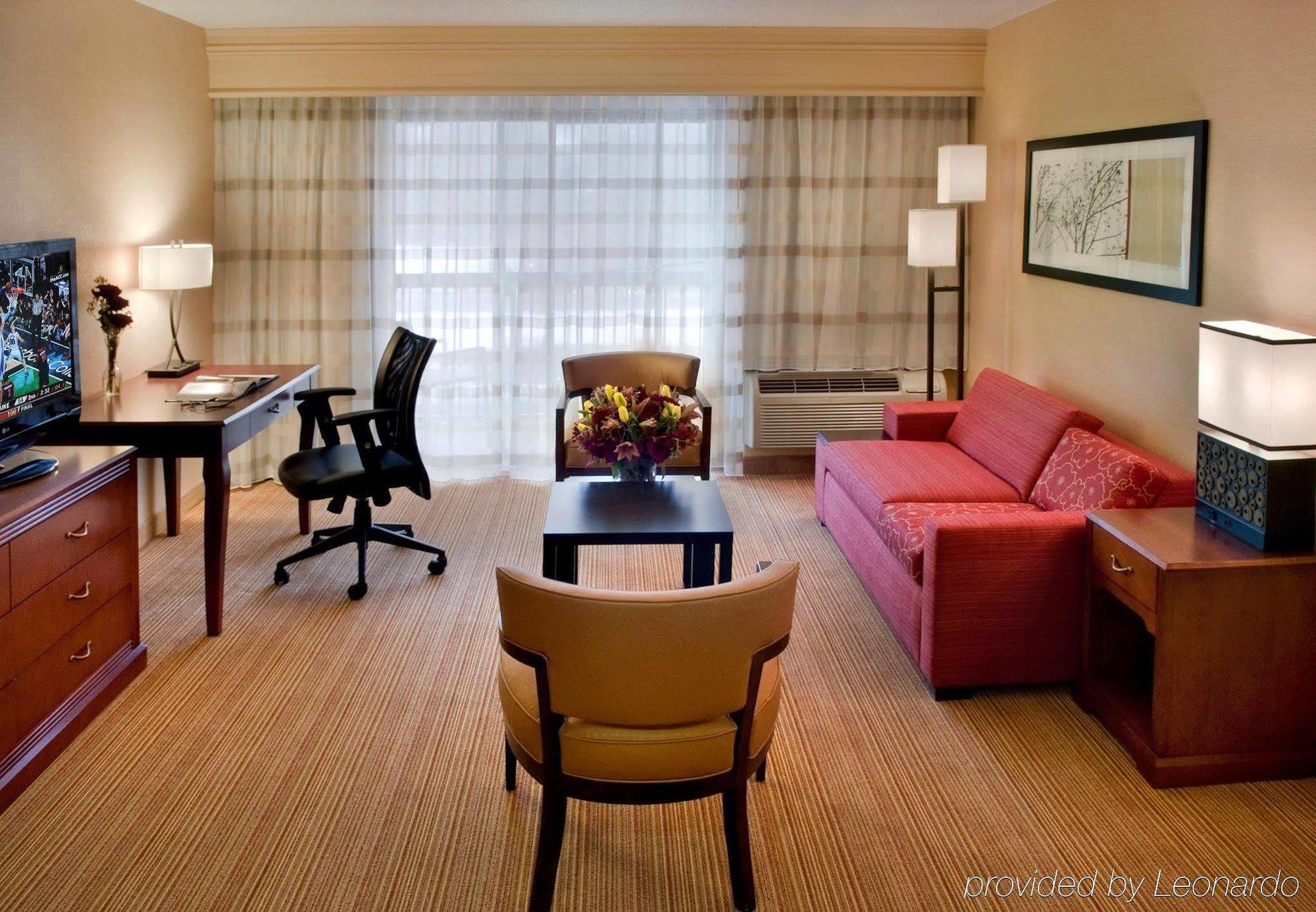 Готель Courtyard By Marriott Lebanon Екстер'єр фото